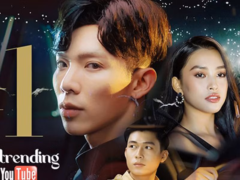 Tiểu Vy đã thử sức diễn xuất khi đóng MV của Erik.