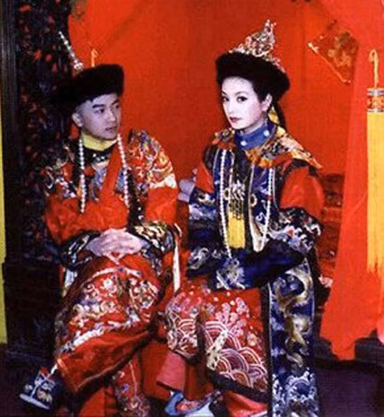 Miên Ức càng lớn càng giống cha - đều là người văn võ song toàn. Tiếc là Vĩnh Kỳ đoản mệnh, qua đời vào năm Càn Long thứ 31. Khi đó, con trai thứ 5 của vua Càn Long 26 tuổi.