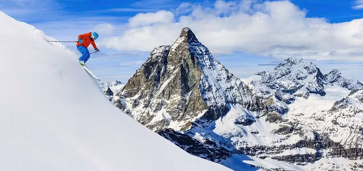 Theo thông tin từ cảnh sát, khoảng 300 người mất tích tại dãy Alps kể từ năm 1925. Từ đây, các chuyên gia cho rằng, trong thời gian tới, nhiều bộ hài cốt có thể sẽ được phát hiện ở dãy Alps khi sông băng tan chảy. Khi ấy, họ sẽ có thể giải mã được một số vụ mất tích bí ẩn "đánh đố" nhân loại suốt nhiều thập kỷ qua.