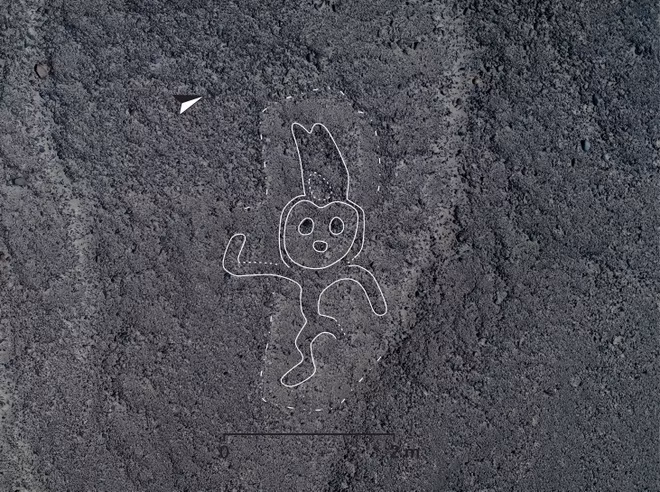 Các geoglyph, tức những hình vẽ khổng lồ trên sa mạc Nazca của Peru có niên đại hơn 2.000 năm tuổi và mô phỏng con người, mèo, rắn, cá voi, chim, lạc đà bản địa...