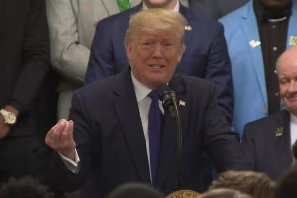 Ong Trump “khong the hieu tai sao minh bi luan toi“