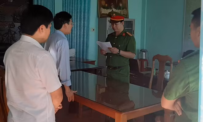 Quan huyen Gia Lai cung thuoc cap “an tien” ngan sach the nao... bi bat giu?