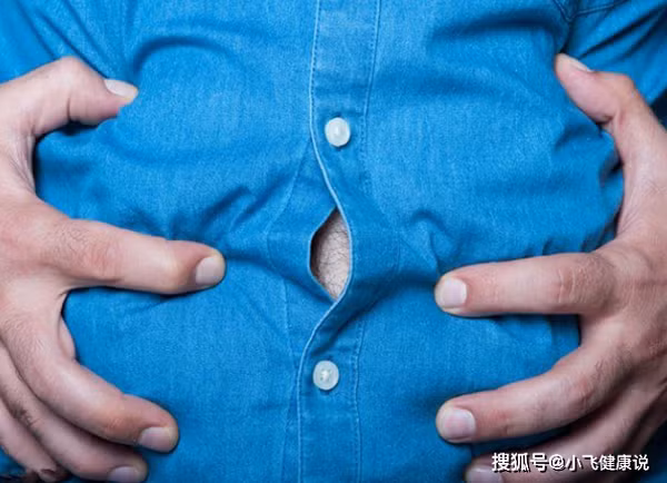 Khó tiêu trước khi ngủ. Khó tiêu thường được xem là biểu hiện sức khỏe không đáng quan tâm. Vậy nhưng, nếu thường xuyên cảm thấy khó tiêu trước khi ngủ kèm theo hiện tượng nóng rát dạ dày, cương cứng vùng bụng thì không nên xem nhẹ. Rất có thể đây là dấu hiệu ung thư dạ dày hoặc ung thư thực quản.
