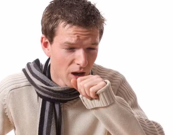 Ngược lại, nếu ho khan dai dẳng, gây khó chịu dùng thuốc không hết thì cần đề phòng căn bệnh ung thư phổi. Rất nhiều người – đặc biệt là người hút thuốc lá lâu năm thường phát hiện ung thư phổi từ biểu hiện ho.