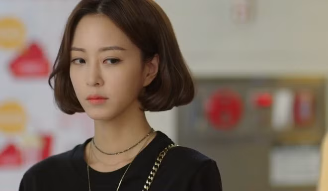 Đêm tân hôn, cô dâu bất ngờ bị chồng đánh đuổi vì 1 tin nhắn - Hình 2 Dem tan hon, co dau bat ngo bi chong danh duoi vi 1 tin nhan-Hinh-2