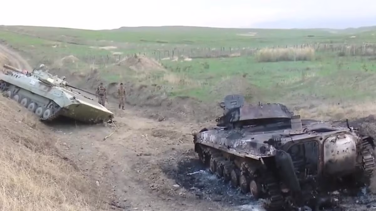 Quân đội Nga đang rút kinh nghiệm từ cuộc xung đột Karabakh, khi lực lượng Azerbaijan sử dụng UAV Bayraktar TB2 do Thổ Nhĩ Kỳ sản xuất, trang bị đạn dẫn đường chính xác MAM-L và các vũ khí có điều khiển tấn công có hiệu quả lực lượng Armenia.