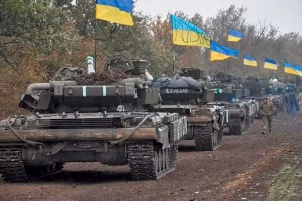 Vấn đề của Donbass và Crimea chỉ được giải quyết ở Kiev thông qua việc nước này đầu hàng, ký hiệp ước hòa bình với các điều kiện của bên thắng và việc công nhận quy chế mới của Crimea và lực lượng DPR với LPR.