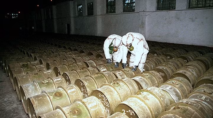 Chưa hết, Nga còn dùng tiền của Mỹ và NATO để xây dựng 49 cơ sở nghiên cứu mới, tuyển dụng 58.000 nhà khoa học hạt nhân, hóa học, sinh học,... vào các dự án hòa bình. Với những kết quả to lớn đó, chương trình Nunn – Lugar được đánh giá là đã cải thiện đáng kể môi trường an ninh toàn cầu, khi 80% lượng vũ khí hóa học của thế giới đã được tiêu hủy.
