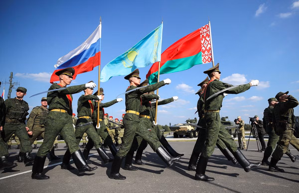 Belarus kể từ đó đã chịu áp lực kinh tế và quân sự đáng kể của phương Tây và đã chuyển sang hội nhập chặt chẽ hơn với Nga dẫn đến một số suy đoán rằng hai bên có thể tiến tới một liên minh đầy đủ.