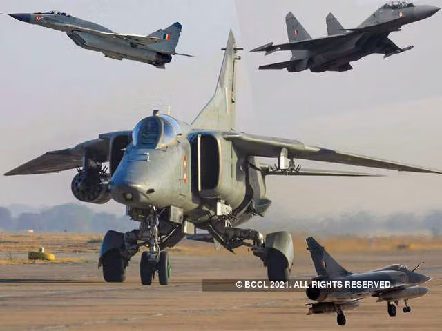 Máy bay phản lực Rafale có khả năng mang nhiều loại vũ khí mạnh. Tập đoàn sản xuất tên lửa châu Âu MBDA’s Meteor không đối không và tên lửa hành trình Scalp sẽ là trụ cột trong gói vũ khí của máy bay phản lực Rafale.