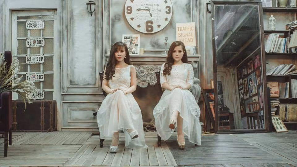Bản cover "Anh cứ đi đi" của cặp đôi Song Thương sau vài ngày đã có được hơn 1 triệu lượt xem trên Youtube. Đây là thành công khiến chính bản thân hai cô gái trẻ đều cảm thấy bất ngờ. Sau thành công đó, Song Thương tiếp tục cho ra đời thêm một số clip cover khác thể hiện lại một số ca khúc nổi tiếng phổ biến trong giới trẻ hoặc những bản mashup độc đáo... càng khiến họ tạo thêm được sự chú ý, sức hút đối với dân mạng, các bạn trẻ yêu âm nhạc.