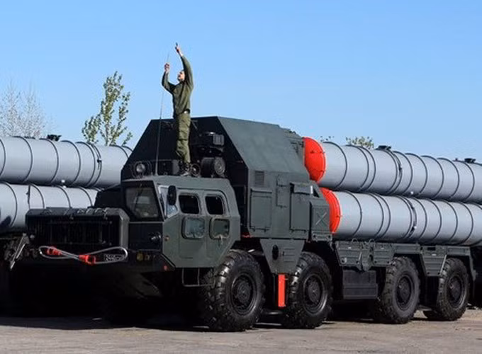 Số lượng những tổ hợp S-300 nói trên theo đánh giá là chưa đủ để Ukraine có thể đẩy lùi một cuộc tấn công đường không lớn nếu xảy ra chiến tranh với Nga, do vậy thật đáng ngạc nhiên khi Kiev vẫn tiếp tục xuất khẩu thứ vũ khí này.