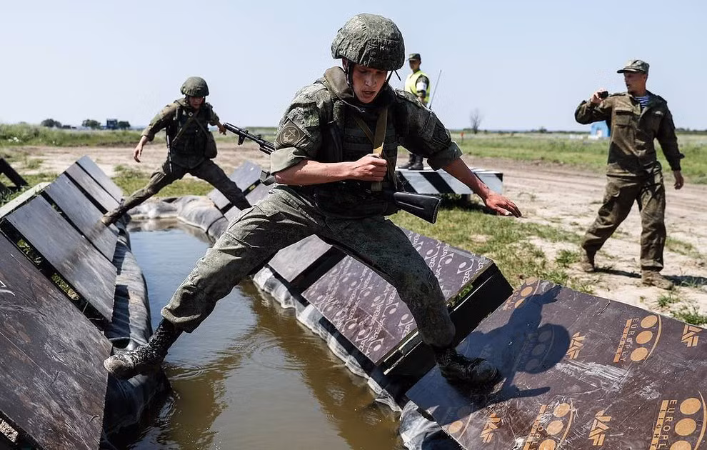 Hội thao quân sự Quốc tế Army Games là một hoạt động quân sự thường niên được khởi xướng bởi Quân đội Nga từ năm 2013 cho đến nay, mỗi năm tổ chức một lần. Cuộc thi là nơi cho Nga và các nước đồng minh cũng như các nước thân thiện với Nga có một sân chơi cọ xát quân sự, tăng cường tinh thần ngoại giao, đoàn kết giữa các quân đội với nhau.