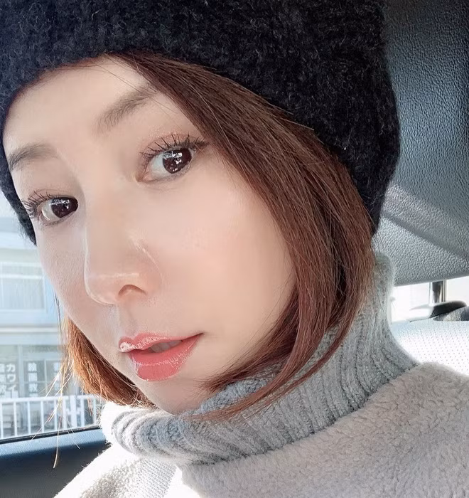 Hàng ngày, cô cố gắng tối giản các bước và chỉ đánh nền nhẹ nhàng.