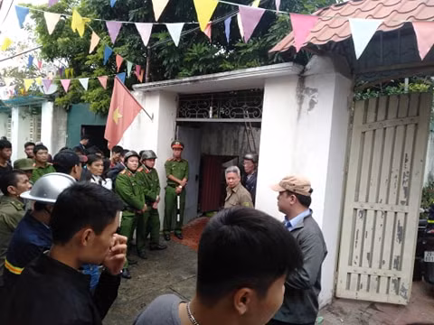 Chay nha o Thinh Liet khien 3 ba chau thiet mang: Nha khoa trai, hang xom bat luc