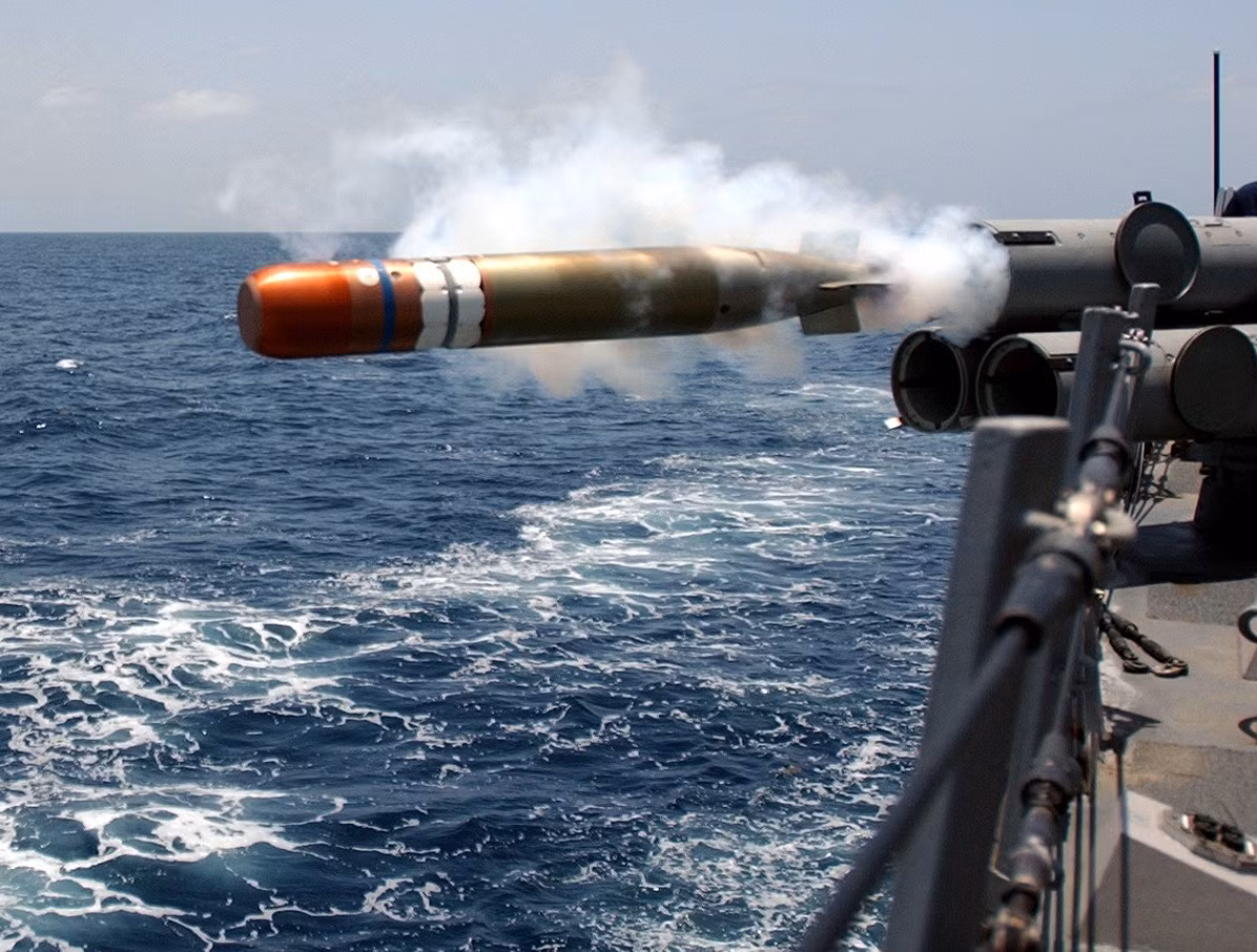 Năng lực chống ngầm của HMCS Vancouver ở mức trung bình với sonar và hai bệ phóng ngư lôi chống ngầm Mk46 có tầm bắn 10km. Nguồn ảnh: Wiki