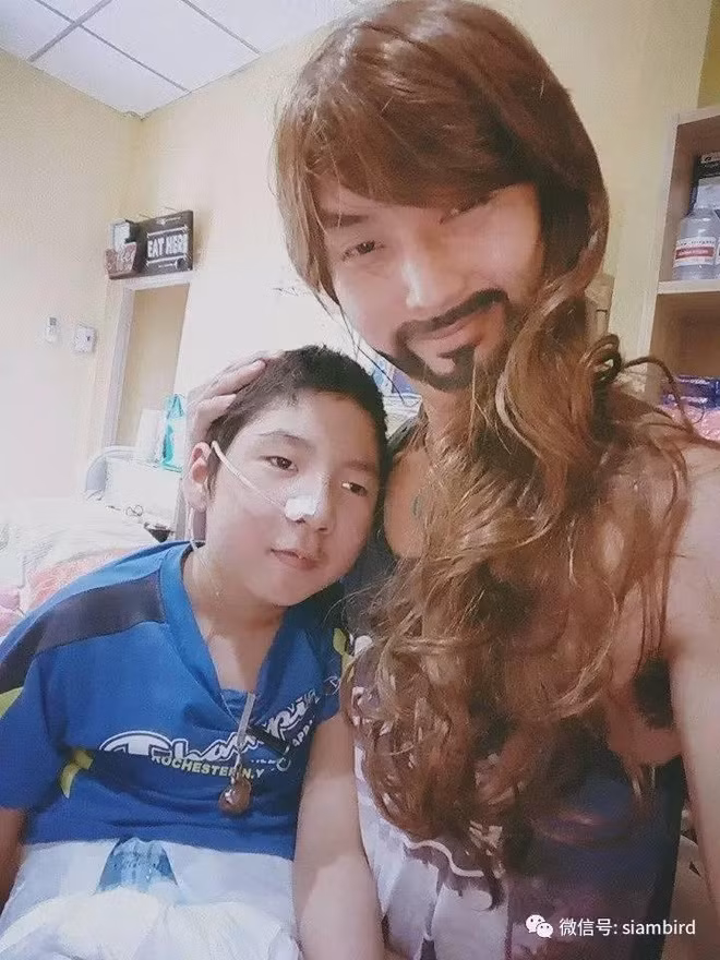 Ông bố trẻ đóng vai "biến thái" mỗi ngày và lý do nghẹn lòng - Hình 7 Ong bo tre dong vai "bien thai" moi ngay va ly do nghen long-Hinh-7