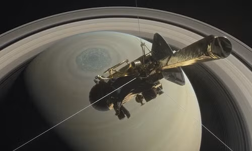 Lý do tàu vũ trụ 3,3 tỷ USD của NASA phải tự sát Ly do tau vu tru 3,3 ty USD cua NASA phai tu sat