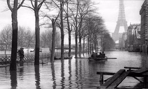 Năm 1910, thủ đô Paris (Pháp) liên tiếp đón nhận nhiều cơn mưa lớn bất thường khiến không ít nơi rơi vào tình trạng ngập lụt. Năm 1910, thủ đô Paris (Pháp) liên tiếp đón nhận nhiều cơn mưa lớn bất thường khiến không ít nơi rơi vào tình trạng ngập lụt.