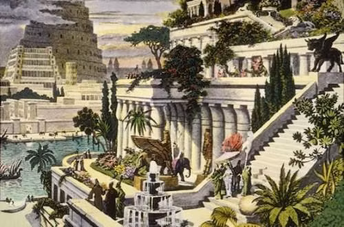Vườn treo Babylon được cho là do vua Nebuchadnezzar II xây dựng nên từ khoảng năm 600 TCN. Khu vườn này là nơi người xưa nuôi những loài động vật quý hiếm được đưa về từ khắp nơi trên thế giới. Vườn treo Babylon được cho bị phá hủy bởi một số trận động đất trong thế kỷ 2 TCN.