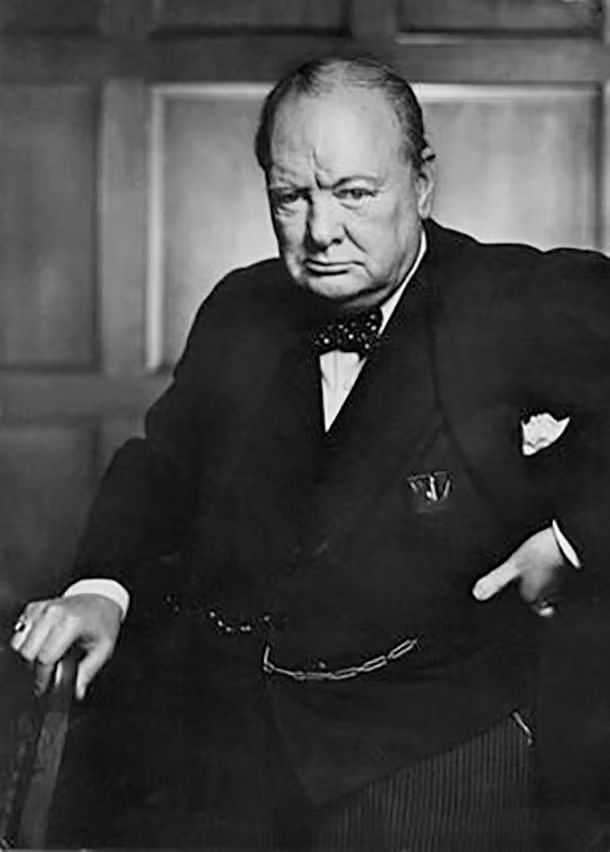 Trong trường hợp trùm phát xít Hitler bị bắt sống năm 1945, Thủ tướng Anh Winston Churchill (trong ảnh) lên kế hoạch xử tử Hitler bằng ghế điện thay vì thành lập tòa án chiến tranh.