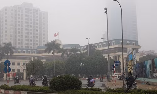 Theo dự báo, Hà Nội có mưa phùn và sương mù vào sáng sớm. Ảnh: VOV.