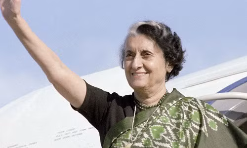 Nữ Thủ tướng Indira Gandhi nổi tiếng thế giới là người con duy nhất của Thủ tướng đầu tiên trong lịch sử Ấn Độ Jawaharlal Nehru.