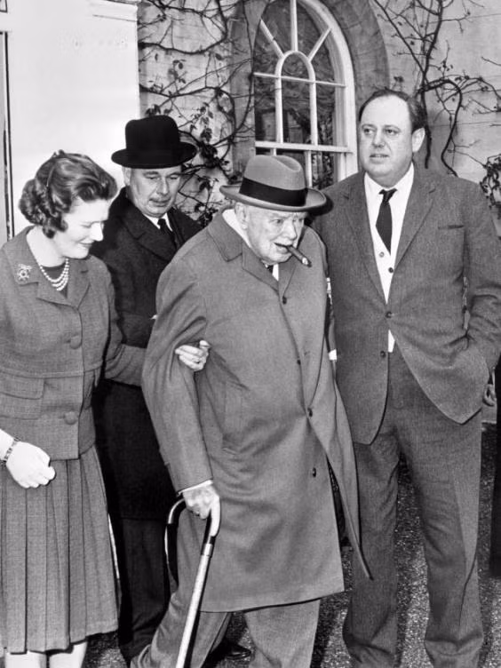 Mary Churchill (sinh ngày 15/12/1922) là con gái của Thủ tướng Anh Winston Churchill. Thủ tướng Churchill đã đảm nhận chức vụ này từ năm 1940 - 1945, sau đó tái nhiệm trong thời bình từ năm 1951 - 1955. Ông được coi là một trong những nhà lãnh đạo quan trọng nhất trong lịch sử Anh.