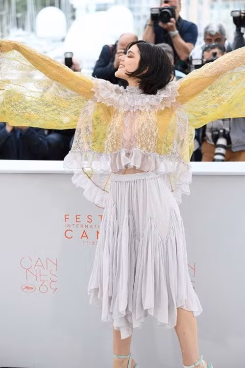 Cô đào Trung Quốc "diễn quá sâu" tại Liên hoan phim Cannes.