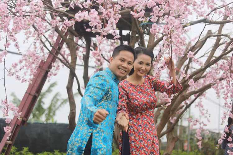 Hoa hau Suong Dang bay tu My ve VN quay MV xam-Hinh-5