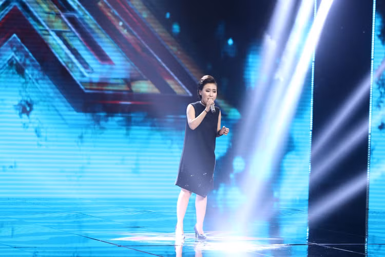 Tối 3/4, tập 1 vòng Hội ngộ chương trình The X-Factor (Nhân tố bí ẩn) đã chính thức lên sóng. Trong đêm thi, mỗi tiết mục là một màu sắc riêng mang đến những bất ngờ cho khán giả. Đặc biệt, Trần Trà My – cô nhân viên kinh doanh được nhận xét là có ngoại hình giống ca sĩ Uyên Linh trải lòng qua ca khúc "Lặng". Cô nàng muốn nhờ âm nhạc để giải tỏa nỗi lòng.