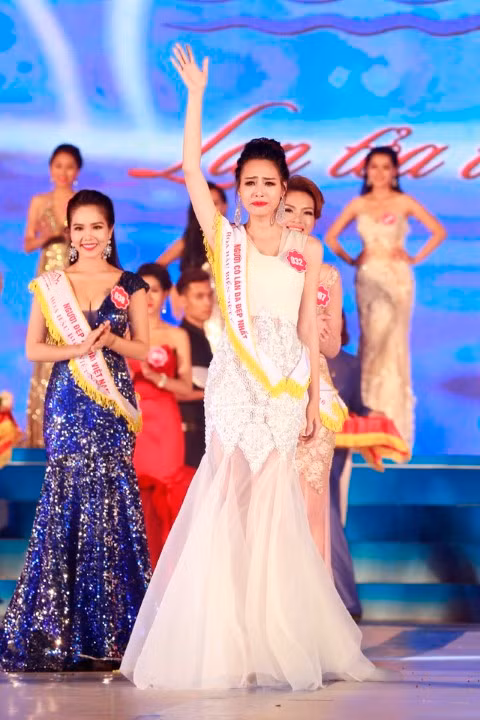 Hoa hau Bien Viet Nam Nghi van lo giai BTC noi gi