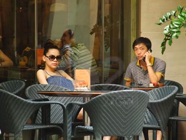 Thời điểm Hà Hồ và Quốc Cường (Cường đôla) dính tin đồn có con nhưng cả hai không lên tiếng. Sau này, công chúng mới biết đó là lúc Hà Hồ có bé Subeo - con trai của hai người.