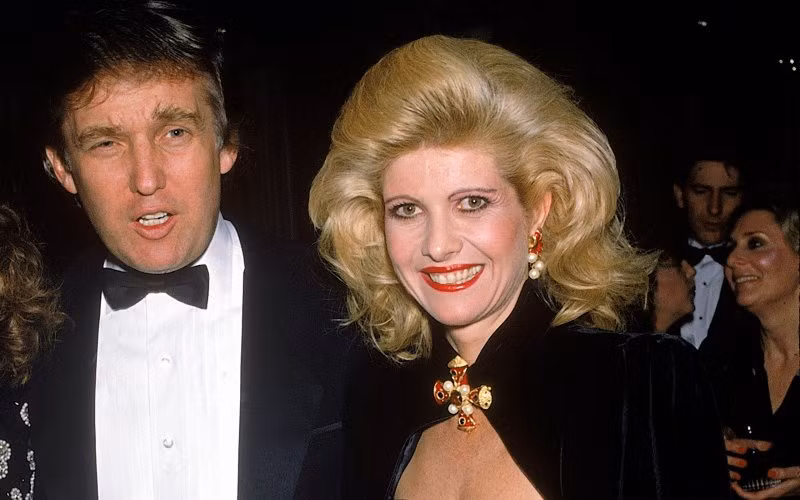 Ivana là một nhân tố mạnh mẽ thúc đẩy ông Trump trở thành người nổi tiếng, khi khuyến khích ông thường xuyên xuất hiện tại các chương trình truyền hình và sự kiện để nâng cao hình ảnh.