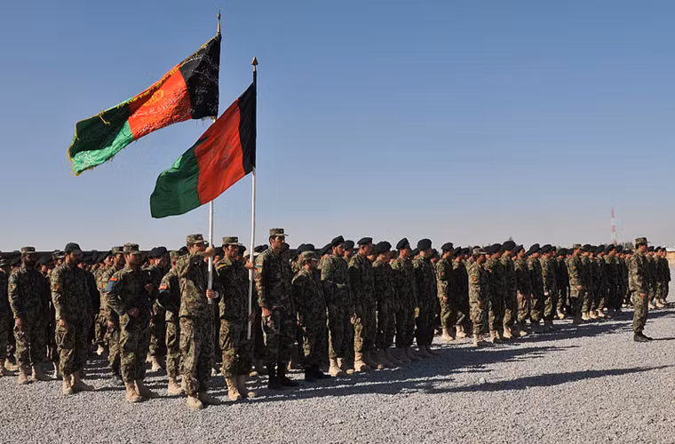  Quân đội quốc gia Afghanistan (ANA) là nhánh chính trong lực lượng vũ trang Afghanistan, nằm dưới sự chỉ đạo của Bộ Quốc phòng Afghanistan, chịu trách nhiệm tác chiến trên mặt đất.