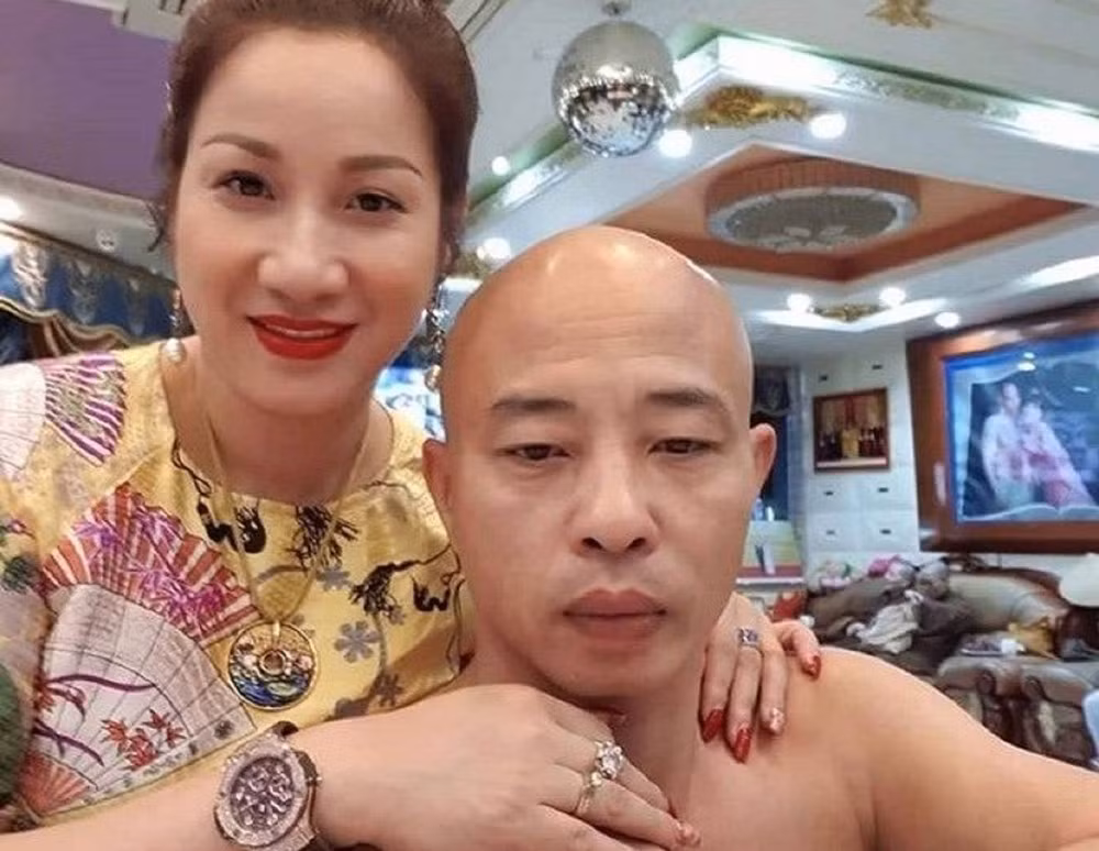 Hiện, Nguyễn Xuân Đường đang lĩnh tổng mức án 6 năm tù giam, Nguyễn Thị Dương lĩnh 4 năm 6 tháng tù do cùng liên quan nhiều vụ án xảy ra ở Thái Bình. 