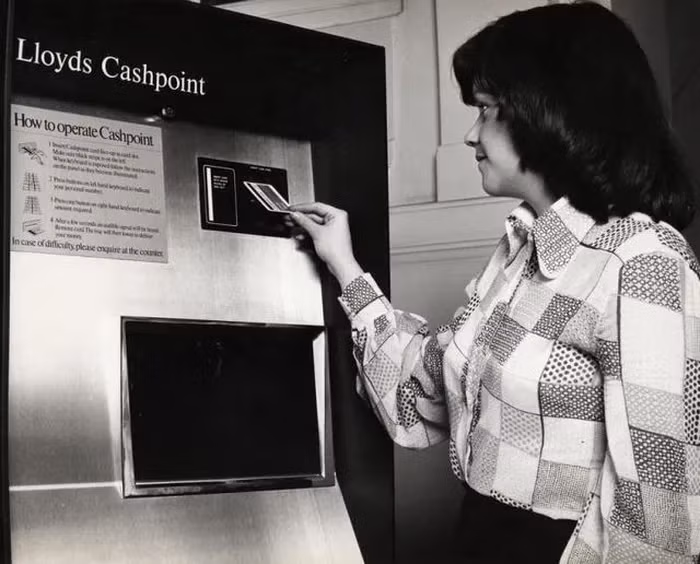 Điều ít biết về tiến sĩ gốc Việt “thay da đổi thịt” máy ATM - Hình 2 Dieu it biet ve tien si goc Viet “thay da doi thit” may ATM-Hinh-2