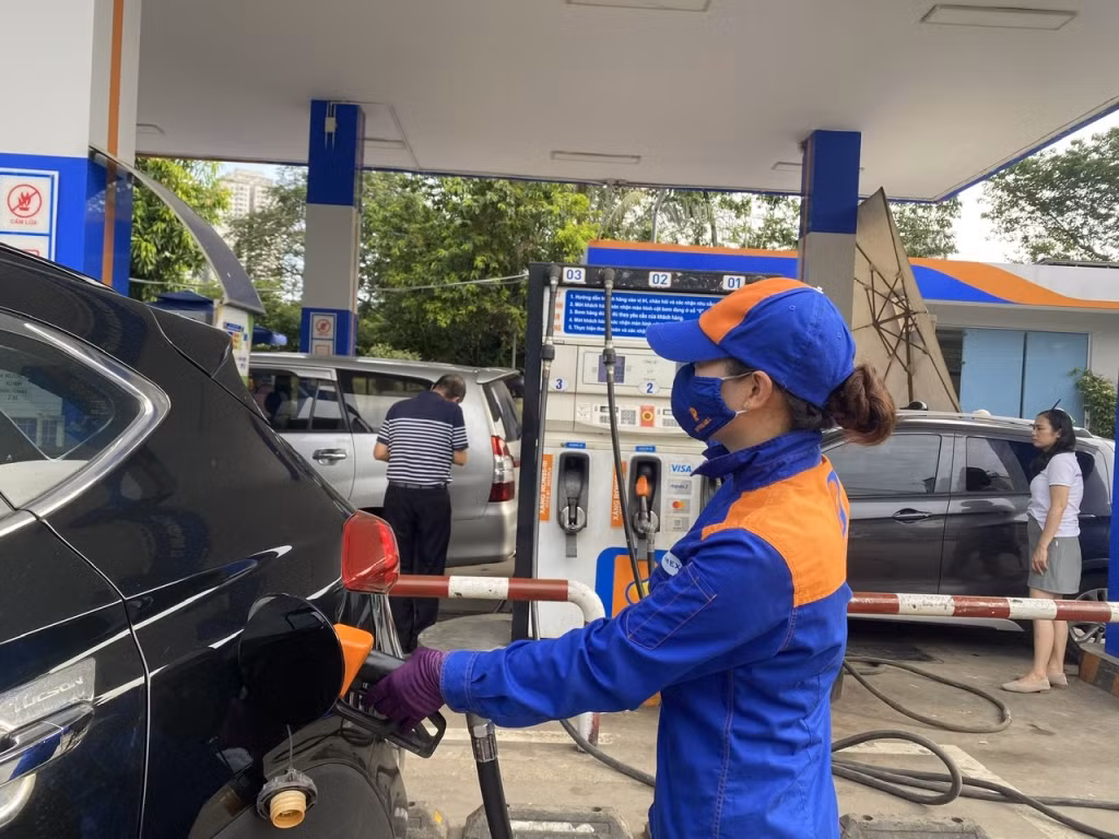 Giá xăng hôm nay 31/7/2024: Giảm đến khi nào? Gia xang hom nay 31/7/2024: Giam den khi nao?