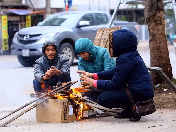 Thoi tiet ngay 29/12: Bac Bo troi ret, Trung Bo co mua rai rac