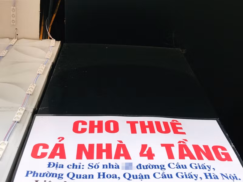 Nhiều vị trí đẹp trên đường Cầu Giấy cũng nhanh chóng treo biển cho thuê mặt bằng.