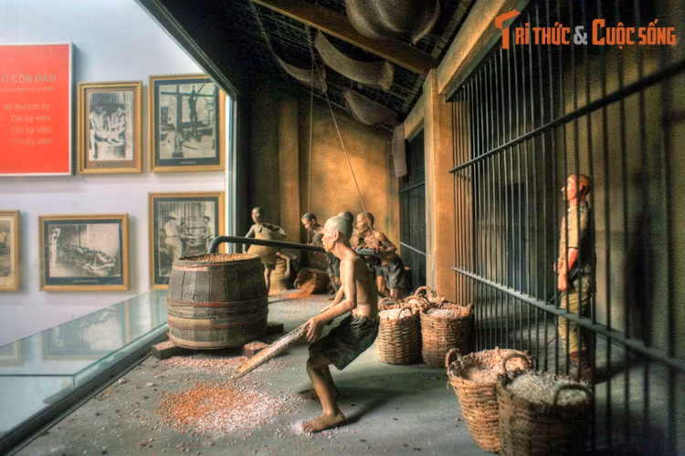 Những thông tin trực quan và phong phú ở nơi đây giúp khách tham quan hiểu thêm về Bác Tôn, một tấm gương sáng của dân tộc Việt Nam về chí khí kiên cường, đạo đức cách mạng, cũng như đức tính khiêm tốn, giản dị.