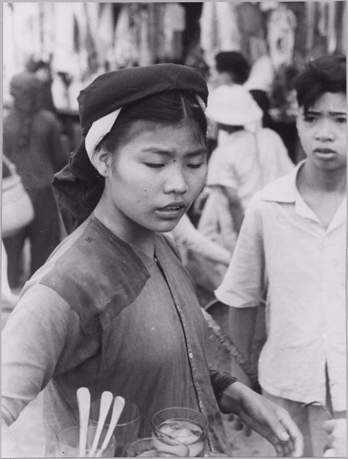 Chân dung cô thôn nữ mưu sinh ở chợ Đồng Xuân.