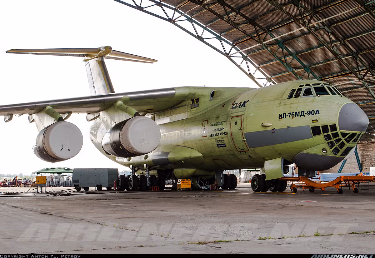 Cũng theo ông Kapustin, các quốc gia hầu hết đều quan tâm tới phiên bản Il-76MD-90A (hay còn gọi là Il-476) – phiên bản cải tiến mới nhất dòng máy bay vận tải hạng nặng Il-76 được thiết kế và phát triển bởi Tổ hợp hàng không Iluyshin (IAC), công ty thành viên của UAC. Bộ Quốc phòng Nga đã ký hợp đồng mua 39 chiếc Il-76MD-90A từ tháng 10/2012 với tổng giá trị tới 4 tỷ USD.