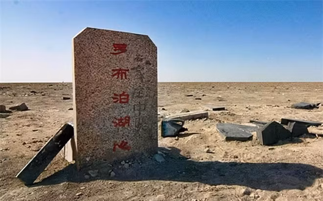 Thay gieng phat ra tieng dong la, quan linh xuong kiem tra bong phut len dong nuoc den kit: Bi an nay la gi?-Hinh-5