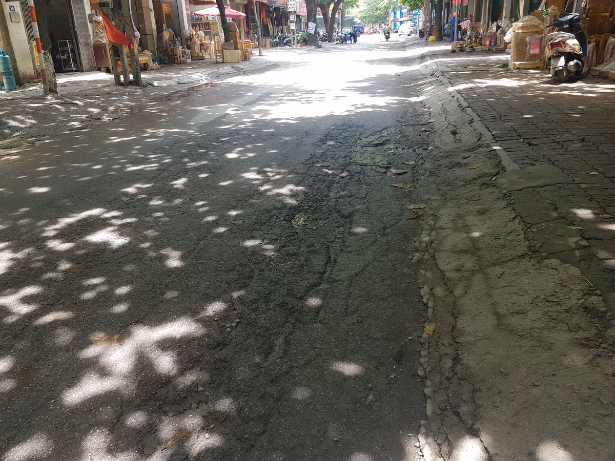Hà Nội: Tỉnh lộ 442 mới sửa lại xuống cấp nghiêm trọng - Hình 4 Ha Noi: Tinh lo 442 moi sua lai xuong cap nghiem trong-Hinh-4