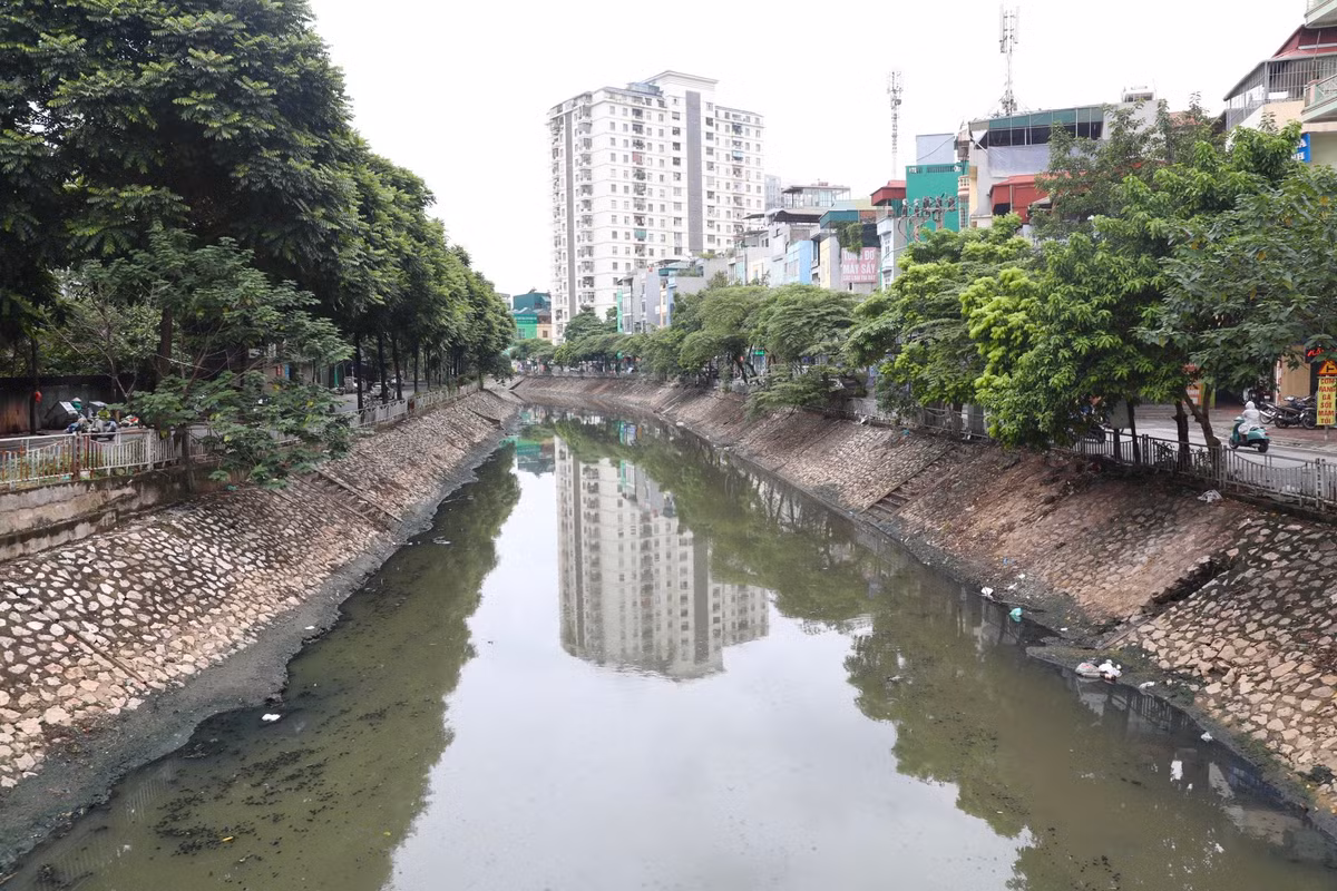 4 con sông “chết” của Hà Nội sắp được “giải cứu“ ô nhiễm thế nào? 4 con song “chet” cua Ha Noi sap duoc “giai cuu“ o nhiem the nao?