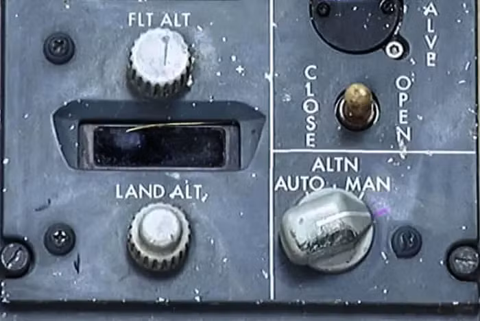 Nguyên nhân của tai nạn được xác định là do một lỗi trong quá trình bảo dưỡng khi kỹ sư mặt đất không chuyển đổi lại chế độ điều áp tự động sau khi điều chỉnh núm xoay.