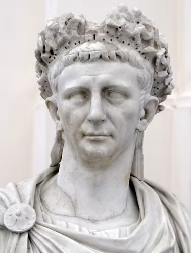 Năm 43, hoàng đế Claudius tiếp tục ra lệnh cho quân đội xâm chiếm Anh dưới sự chỉ huy của Aulus Plautius. Người La Mã thiết lập quyền kiểm soát các bộ lạc ở đông nam và mở rộng khắp nước Anh. Họ mang theo nhiều tiền xu hơn và thời gian xâm lược của họ kéo dài đến năm 410.