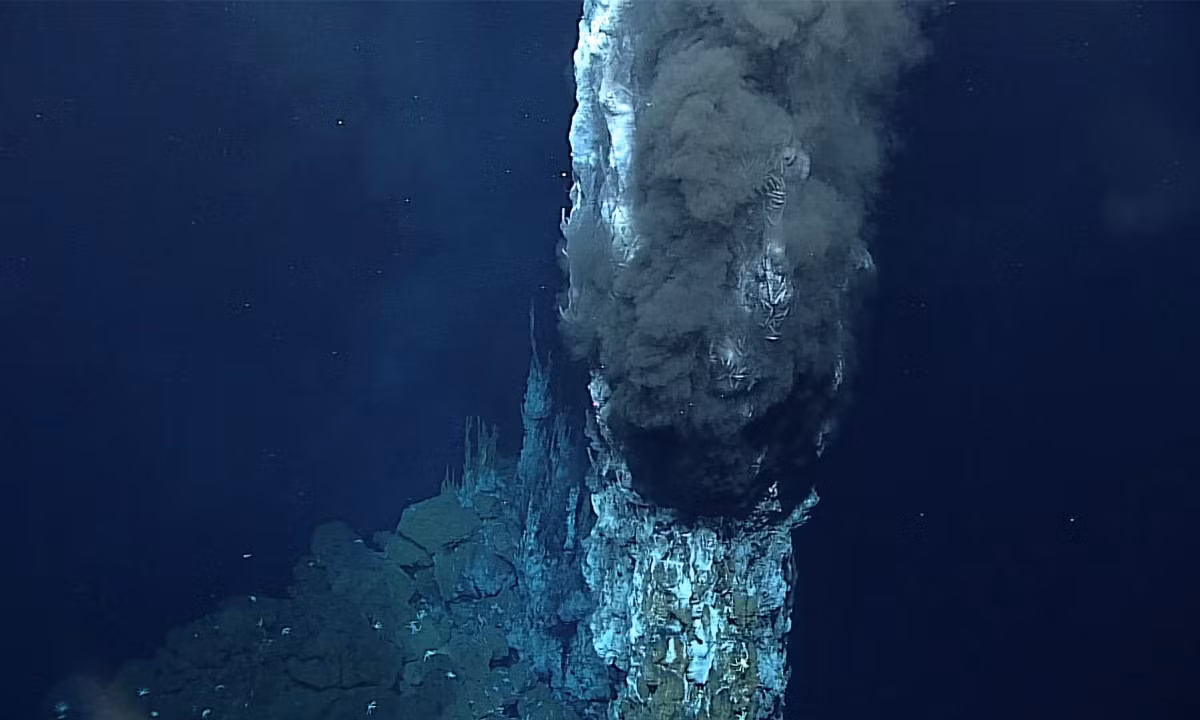 Với sự tiến bộ của công nghệ, độ sâu ước tính của Challenger Deep đã được cập nhật gần đây nhất là 10.935 mét vào năm 2021.