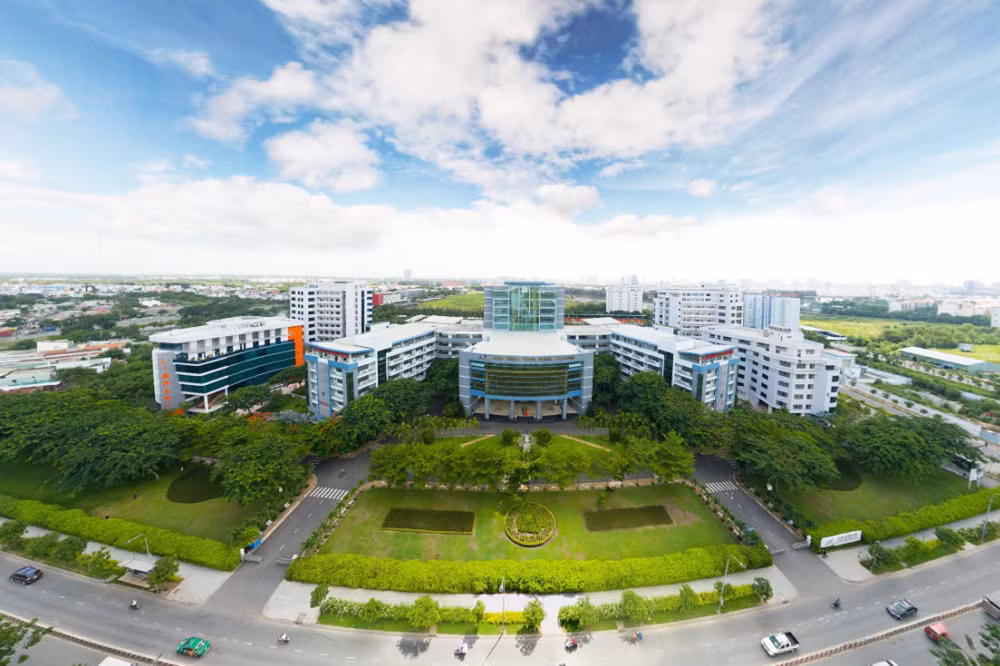 Trường Đại học Tôn Đức Thắng (TDTU) là một trường Đại học công lập của Việt Nam. Trường trực thuộc Tổng Liên đoàn Lao động Việt Nam. Trường hoạt động theo cơ chế tự chủ toàn diện. Trường hiện có tổng cộng năm cơ sở tại bốn thành phố khác nhau gồm TP. Hồ Chí Minh, Nha Trang, Bảo Lộc và Cà Mau.